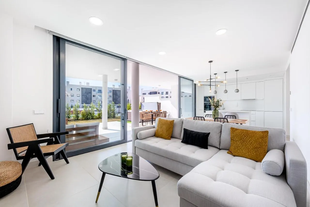 797 Holiday Rentals - Lujoso Apartamento Para 6 Con Jacuzzi En Higueron Màlaga 0*,  Španělsko