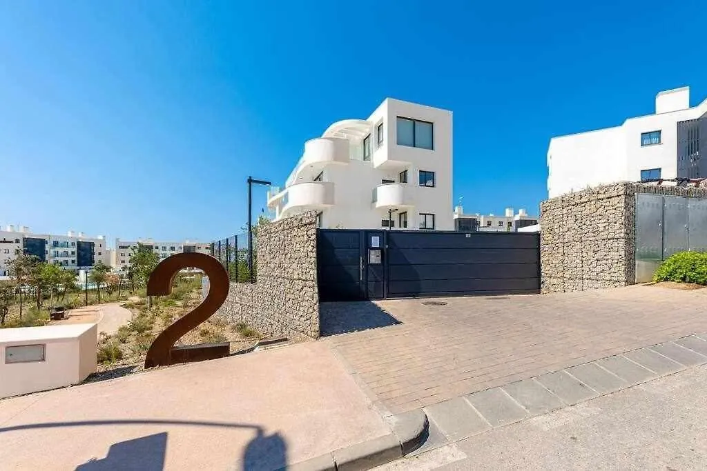 797 Holiday Rentals - Lujoso Apartamento Para 6 Con Jacuzzi En Higueron Malaga 0*,