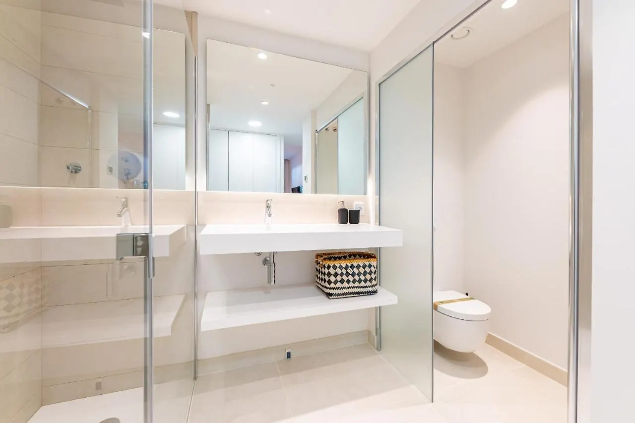 797 Holiday Rentals - Lujoso Apartamento Para 6 Con Jacuzzi En Higueron Malaga Spain